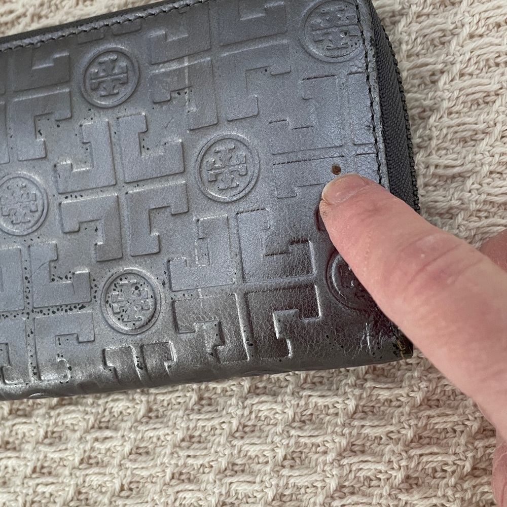Tory Burch gray metallic continental zip wallet retail $ 195 - Picture 7 of 11